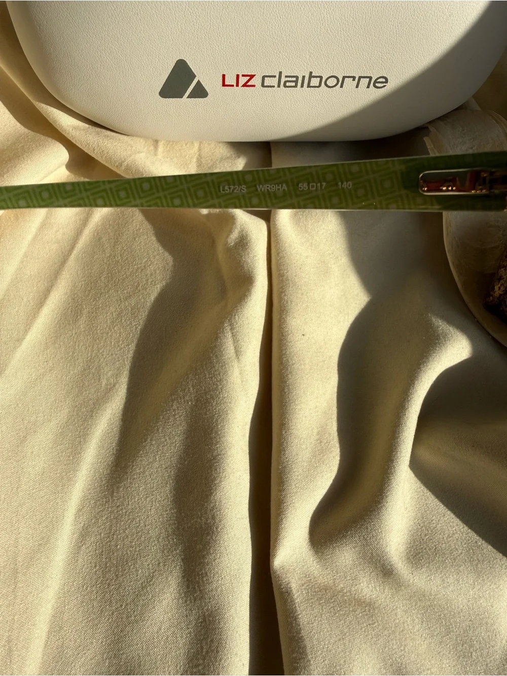Liz Claiborne Brown Tortoiseshell Cat-Eye‎ Sunglasses with Green Temples
